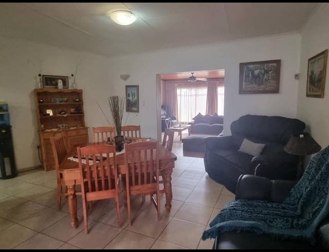 4 BEDROOM HOUSE FOR SALE IN MEYERVILLE